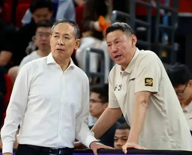 文班：我们几乎把能犯的错误都犯了 并且从中吸取了教训