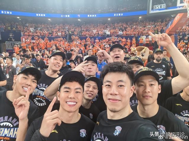尼克斯愿超税留夺冠功臣罗宾逊