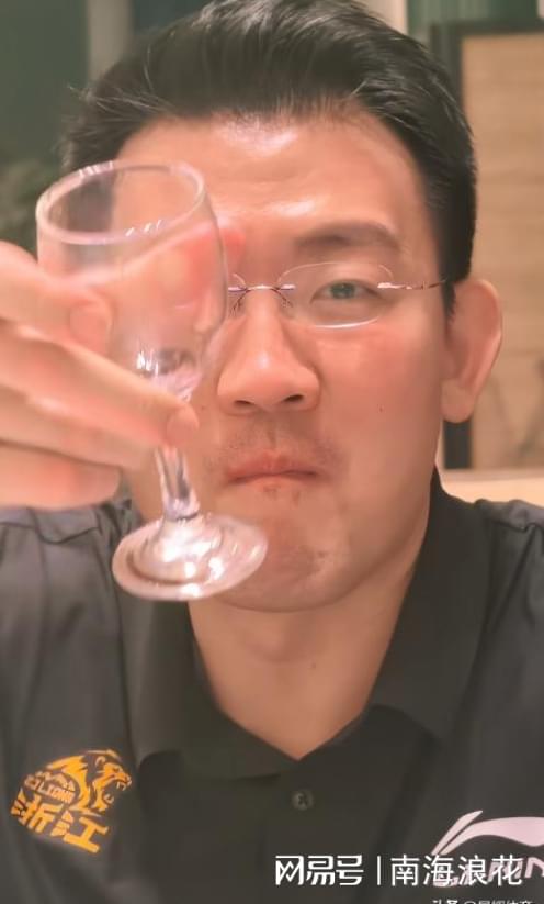金年会体育老鹰1年1400万美元留住澳洲中锋,他们也是付出了不小的代价?
