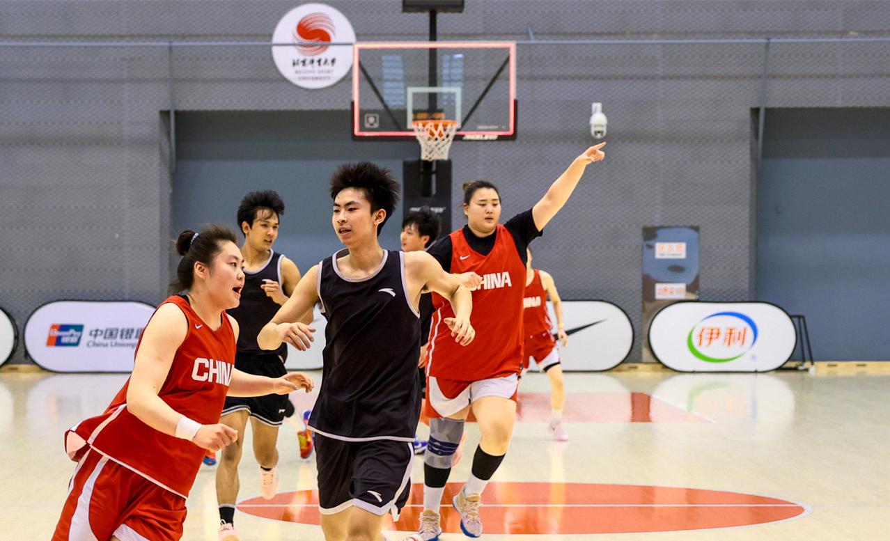 尼克斯总冠军!45分!45分啊!布伦森碾压文班亚马
