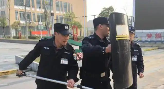 湖人三核心今夏将试水自由市场