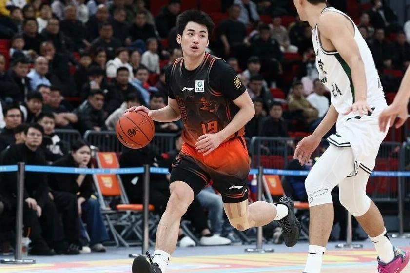 金年会体育U17男篮虐委内瑞拉！张懿赵杰+2将齐爆，多人贡献，吕飞燕下替补