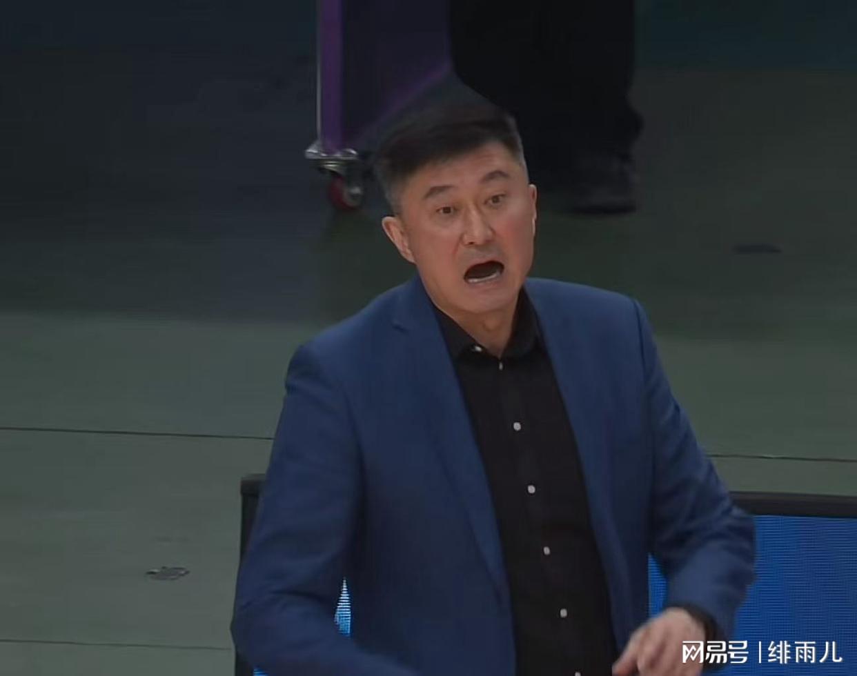 国家队生涯结束？41岁C罗宣布离开葡萄牙队集训营：会适时公布真相