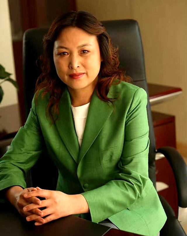 金年会体育伊利：地铁到站"双骄站"，拥有"梅罗青春"的乘客请一起下车